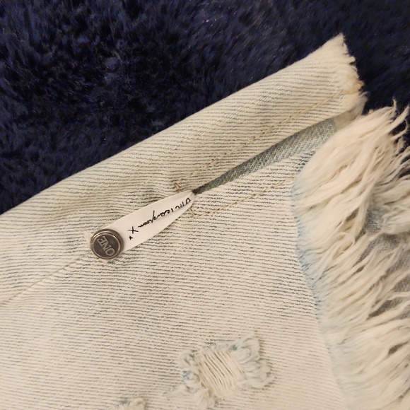 Super light wash, distressed two tone One Teaspoon skirt size 26! - Picture 8 of 10